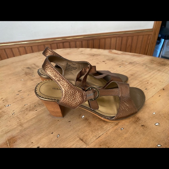 Bronze heels - Picture 2 of 2